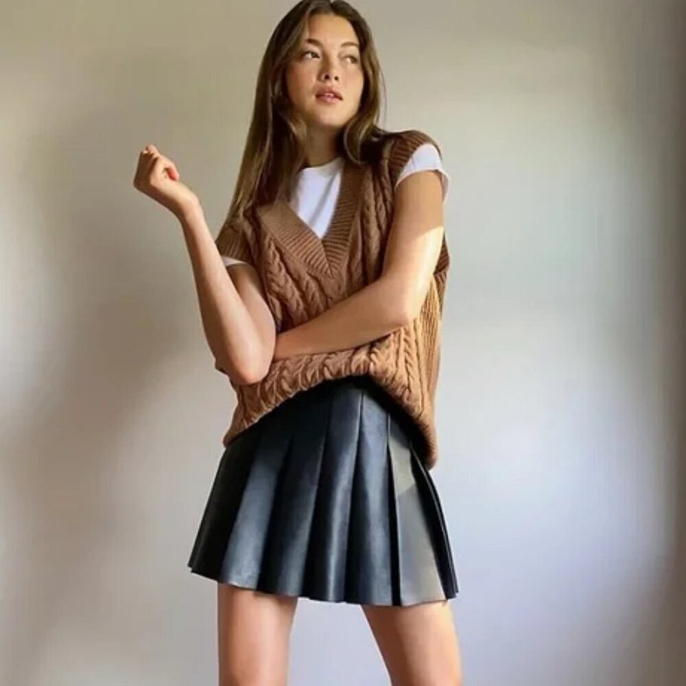 Aritzia Sunday Best Olive Vegan Leather Mini Skirt Pleated Black Size 0